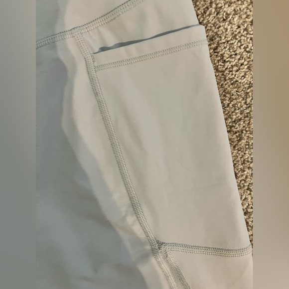 Victoria Secret Knock Out Legging - Picture 5 of 6